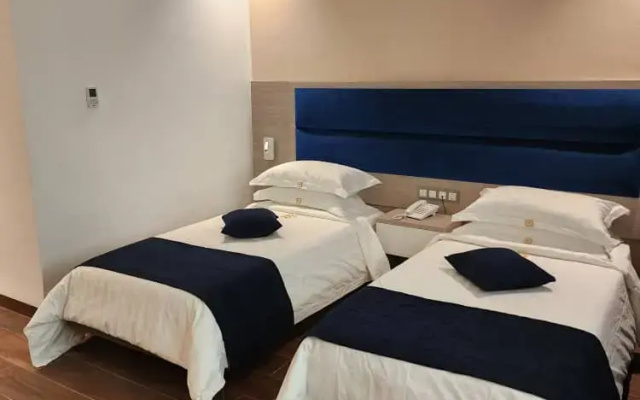Al Bayt Hotel