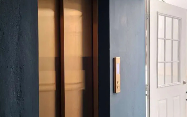 w Upscale 1BR in Casco Viejo