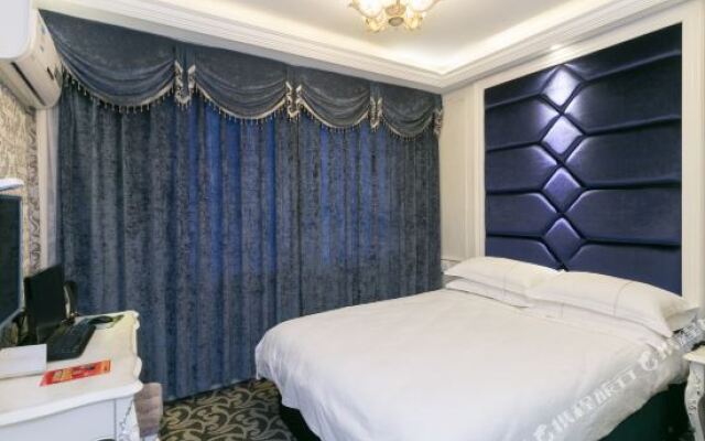 Qiha E-sports Hotel (Jinhua Government World Trade City Plaza)