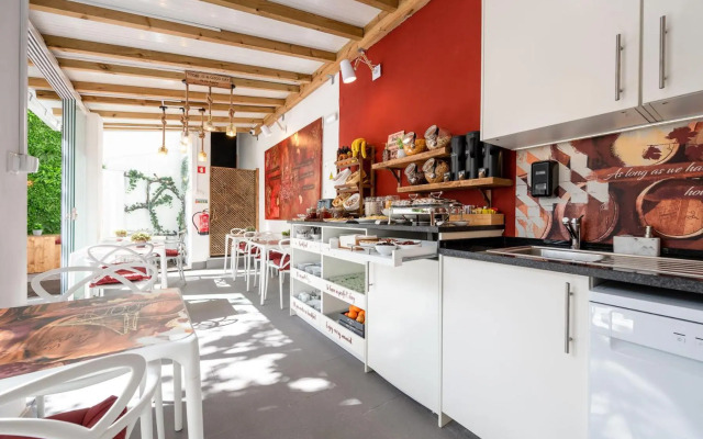 Lisbon Wine House - Rooms & Suites