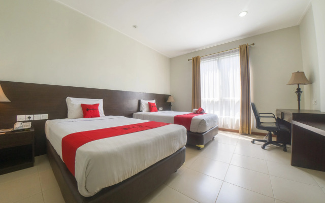 RedDoorz Premium @ Raya Bojonegoro
