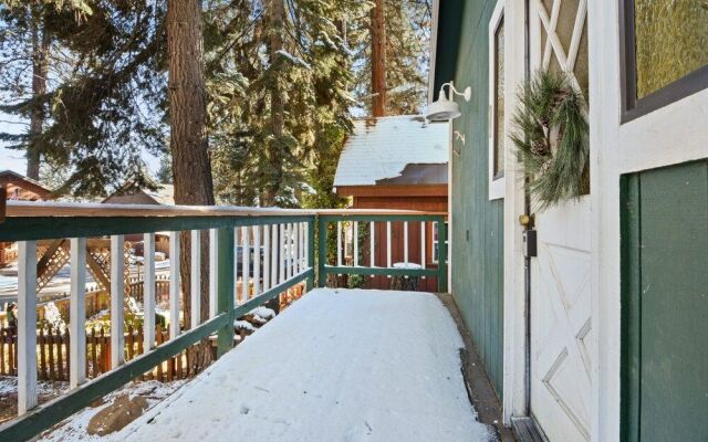 Pino Point Steps to Tahoe Beaches