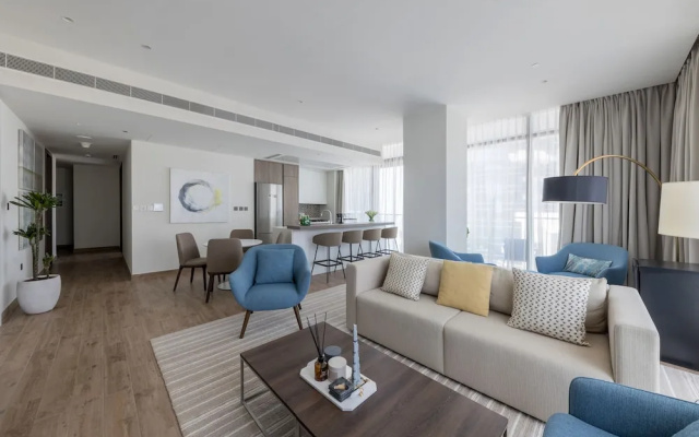 Sunny 2BR at Jumeirah Living Marina Gate