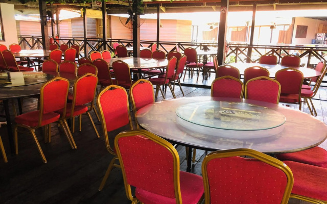 Gayang friendly water house homestay