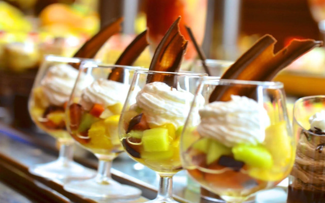 Royal Garden Palace (Families and Couples)