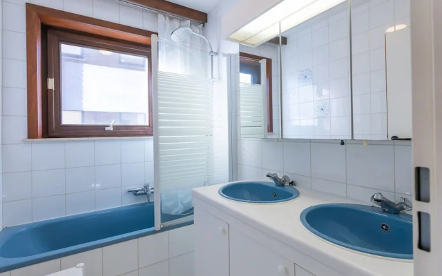 Corner Stay With Sea Views