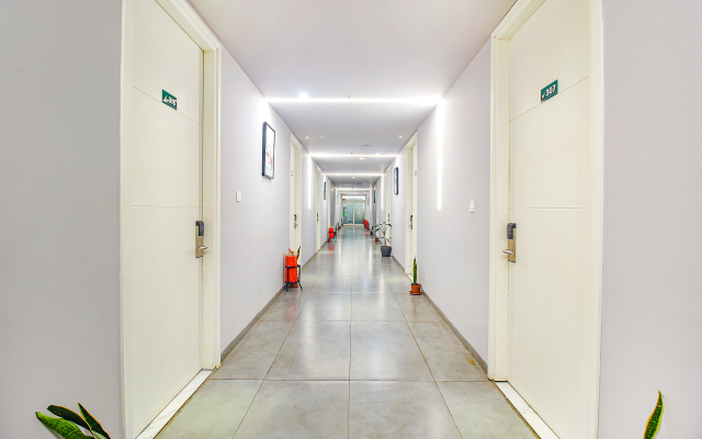 Fabhotel Ssr Fern Suites