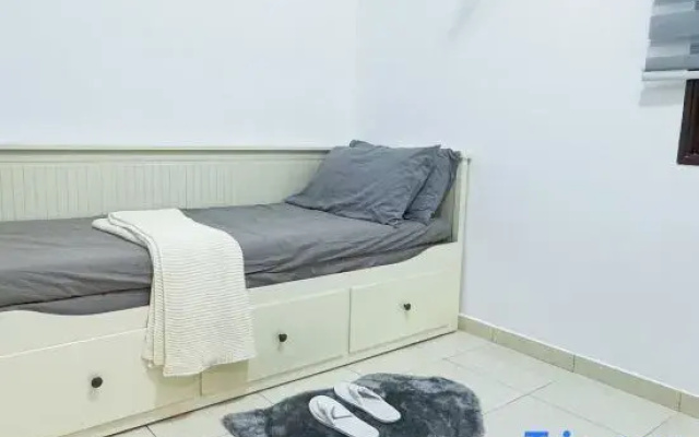Kota Warisan Fully Air-Con 4 Bedroom Homestay