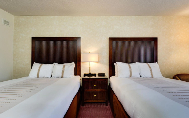 Fireside Inn & Suites