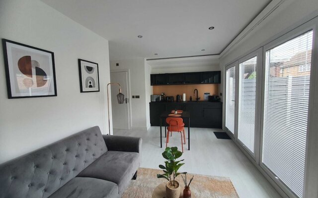 Stunning 1 King bed Cabin in Grays
