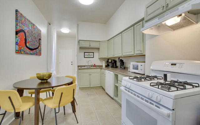 Nola Gem: 3 Mi to French Quarter