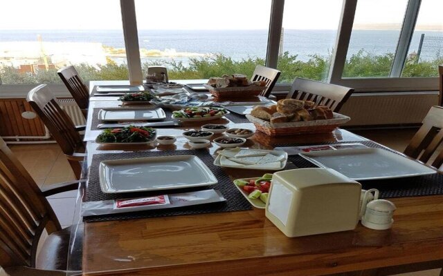 Huzur Hotel
