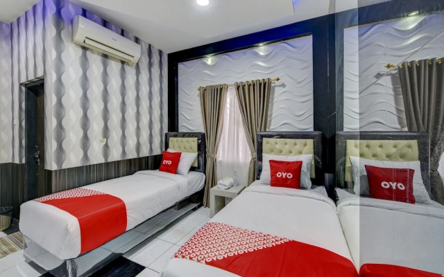 Zaara Guest House Syariah by OYO Rooms