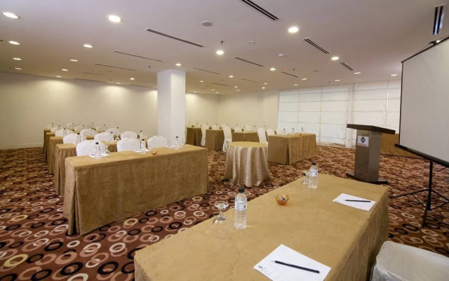 Sam Suite D´Perdana