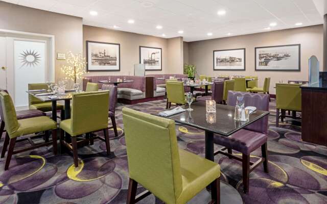 La Quinta Inn & Suites by Wyndham Tacoma - Seattle