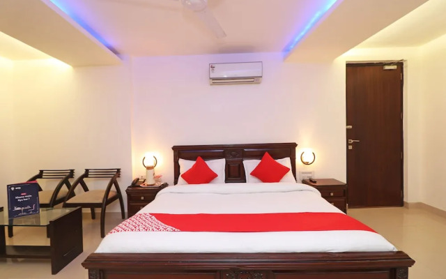 Nhu Phuc Hotel by OYO Rooms