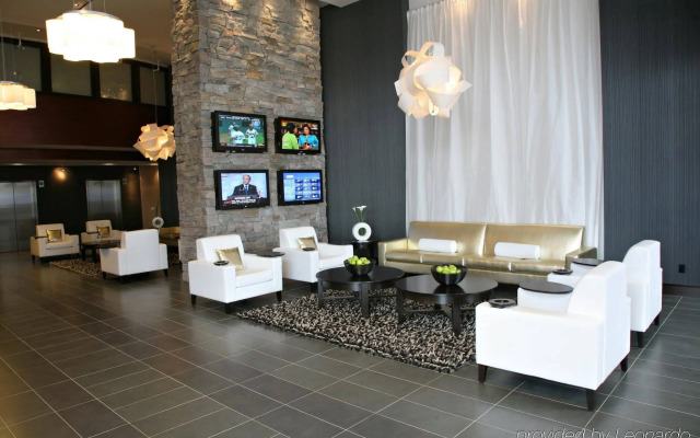 Sandman Signature Toronto Airport Hotel