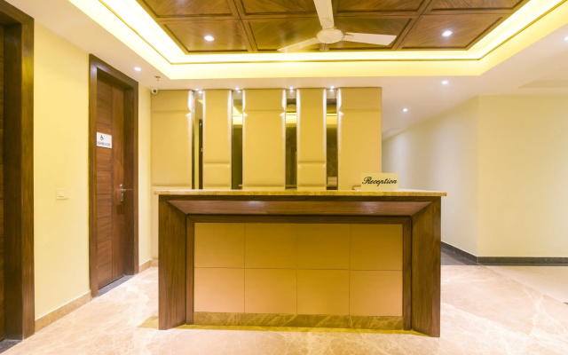 Super OYO 77736 Hotel Starlight