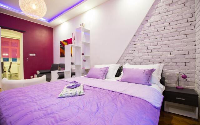 Apartment Center Four stars