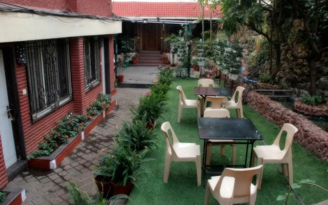 Shreyas Hotel