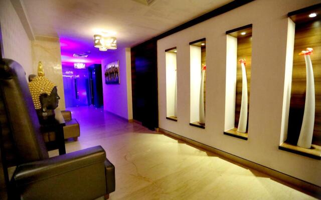 Hotel Swosti Grand
