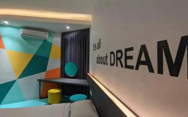 Alexander Hotel  Tegal