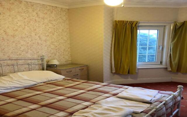 Oyo The Chatsworth Hotel