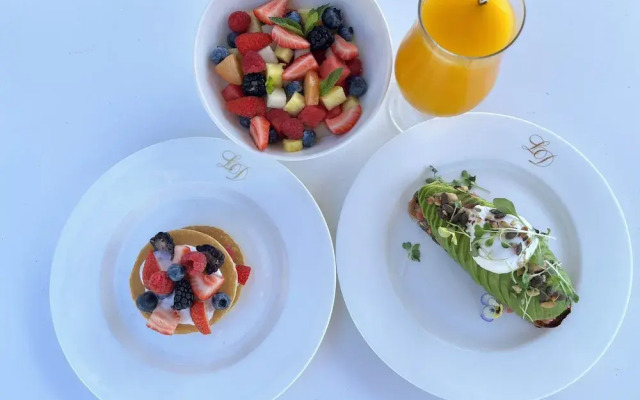 Las Dunas Suites & Apartments