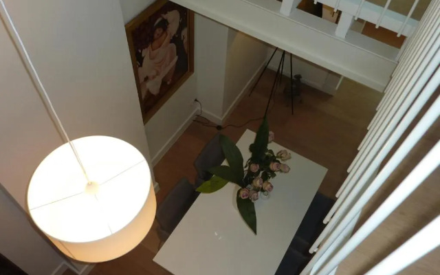 Antwerp old town triplex apartment