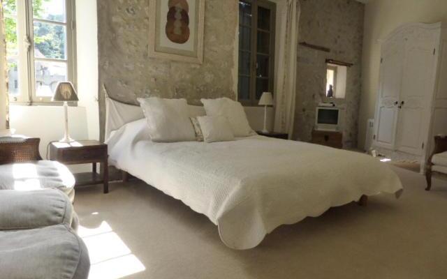 Maison de caractère face à l abbaye de lagrasse