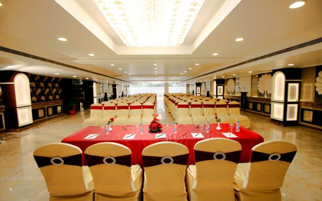 Pinnacle by Click Hotels, Lucknow