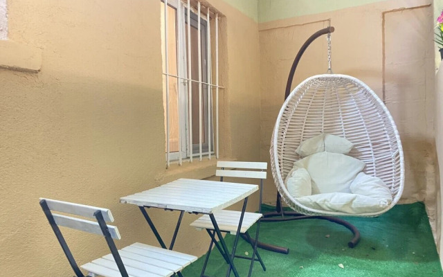 Lovely Home With Backyard in Cihangir