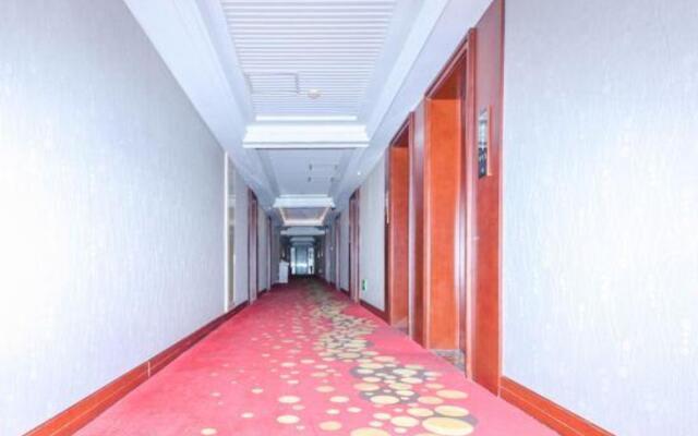 Donghua Hotel Bazhong