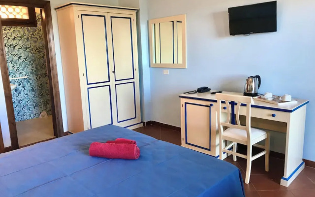 Hotel in Stintino 50 mt from the sea