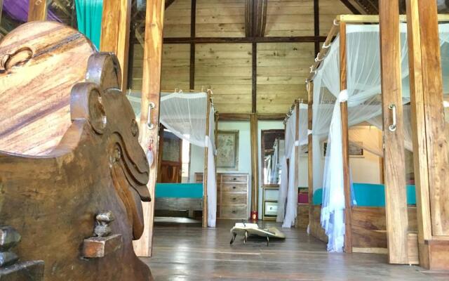 Villa Monyet Java