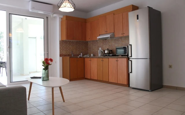 "kalamaki Plaza Apartments 'asteri' "