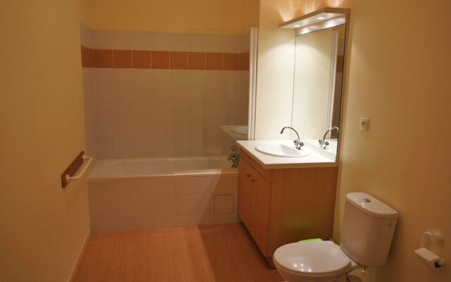 Logement n107 6pers face aux Thermes