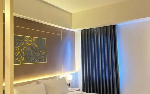 LYNN Hotel Tuban