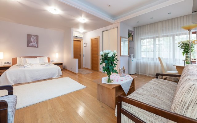 "room in Guest Room - Valensija - Large Suite Apartment"