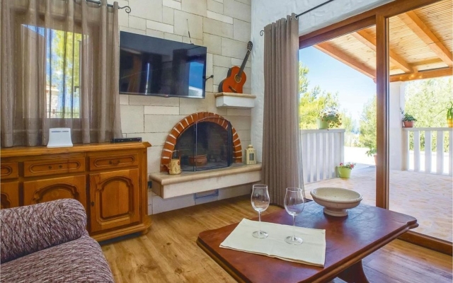 Holiday house Anabella - open swimming pool: Supetar, Island Brac