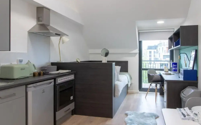 Trendy Studios for Students Only - BATH