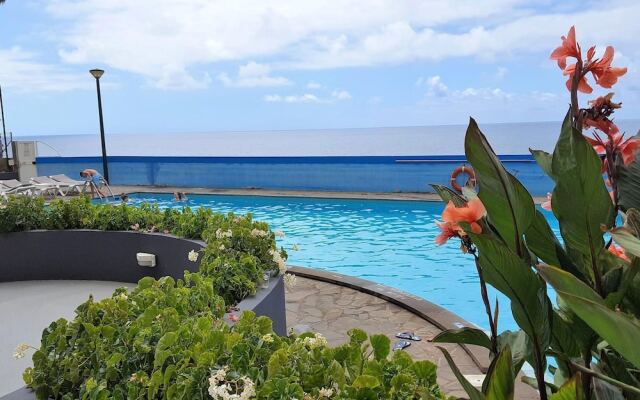 Apartment With 3 Bedrooms in Funchal, With Wonderful sea View, Shared Pool, Furnished Terrace - 50 m From the Beach