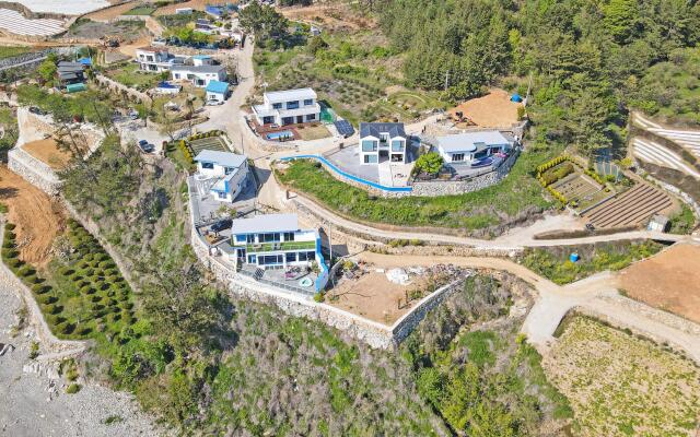 Namhae Bokkongii Seesru Ocean View Poolvilla