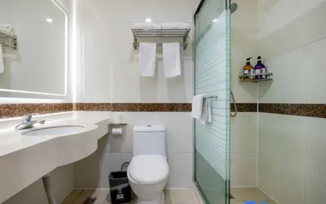 GreenTree Inn Express Hotel (Shanghai Songjiang Sports Center Subway Station)