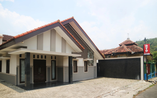OYO 1547 Wisma Ray Syariah