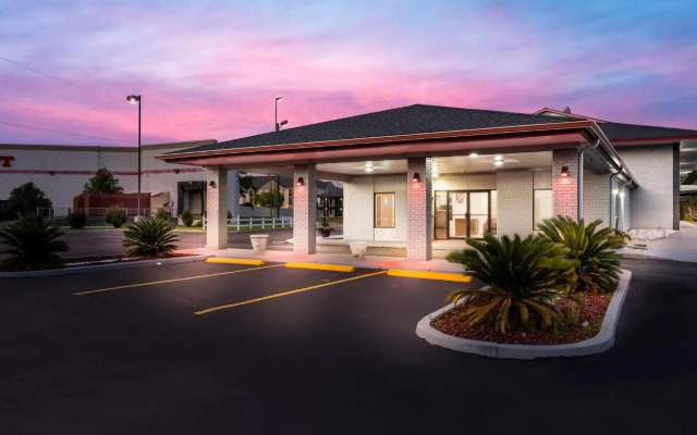 Red Roof Inn & Suites Thomasville