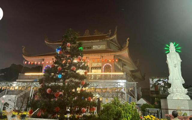 Rooster Mekong Garden & Villas