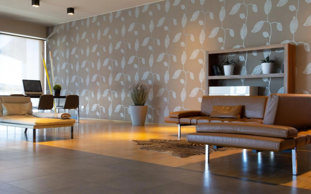G Hotel