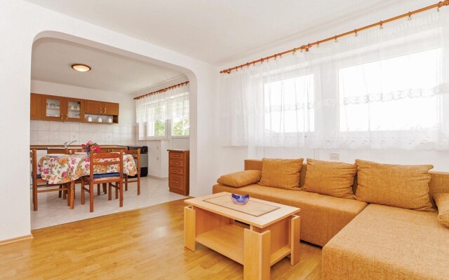 Amazing Apartment in Jadranovo With 2 Bedrooms and Wifi