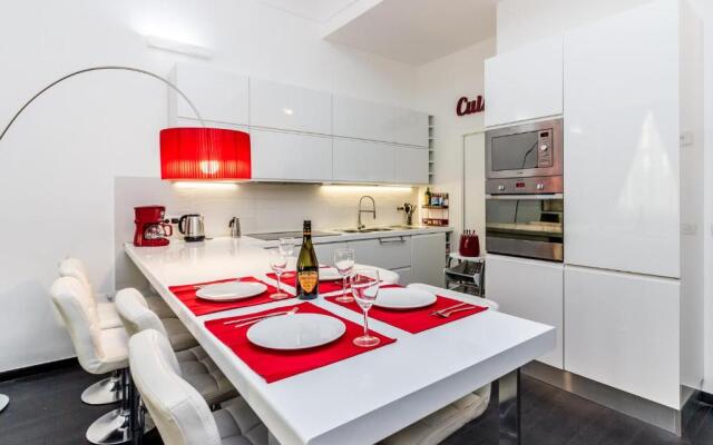 Elegant House Via Pia